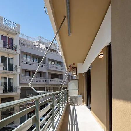 Apartment Modern Apartment, Up To 6, Close To The Beach! *