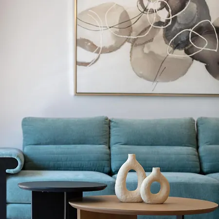 Modern Apartment, Up To 6, Close To The Beach! *