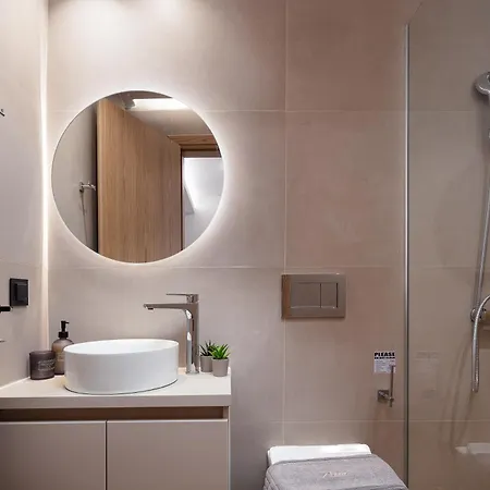 Aria's Apt, Chic & Modern, Close To The Beach! Διαμέρισμα *