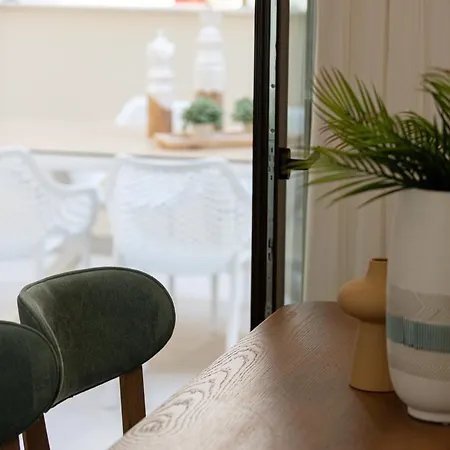 Modern Apartment, Up To 6, Close To The Beach! Apartment