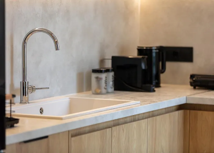 Apartament Aria's Apt, Chic & Modern, Close To The Beach! *