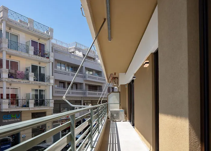 Apartament Aria's Apt, Chic & Modern, Close To The Beach! *