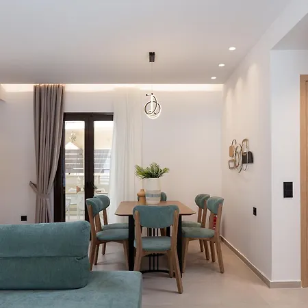 Апартаменты Aria's Apt, Chic & Modern, Close To The Beach! *